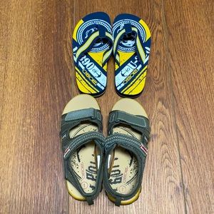 NWOT boys Cherokee flip flops and sandals